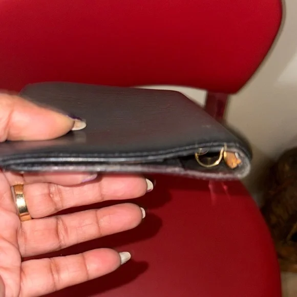 Authentic black EPI  Louis Vuitton agenda / passport holder with COA - Picture 12 of 17